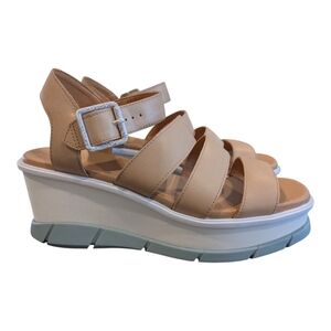 Sorel Beige and White Wedge Sandals